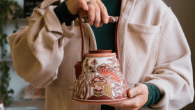 Sarah Anderson - Ahoana ny fomba fanaovana Teapot Sgraffito