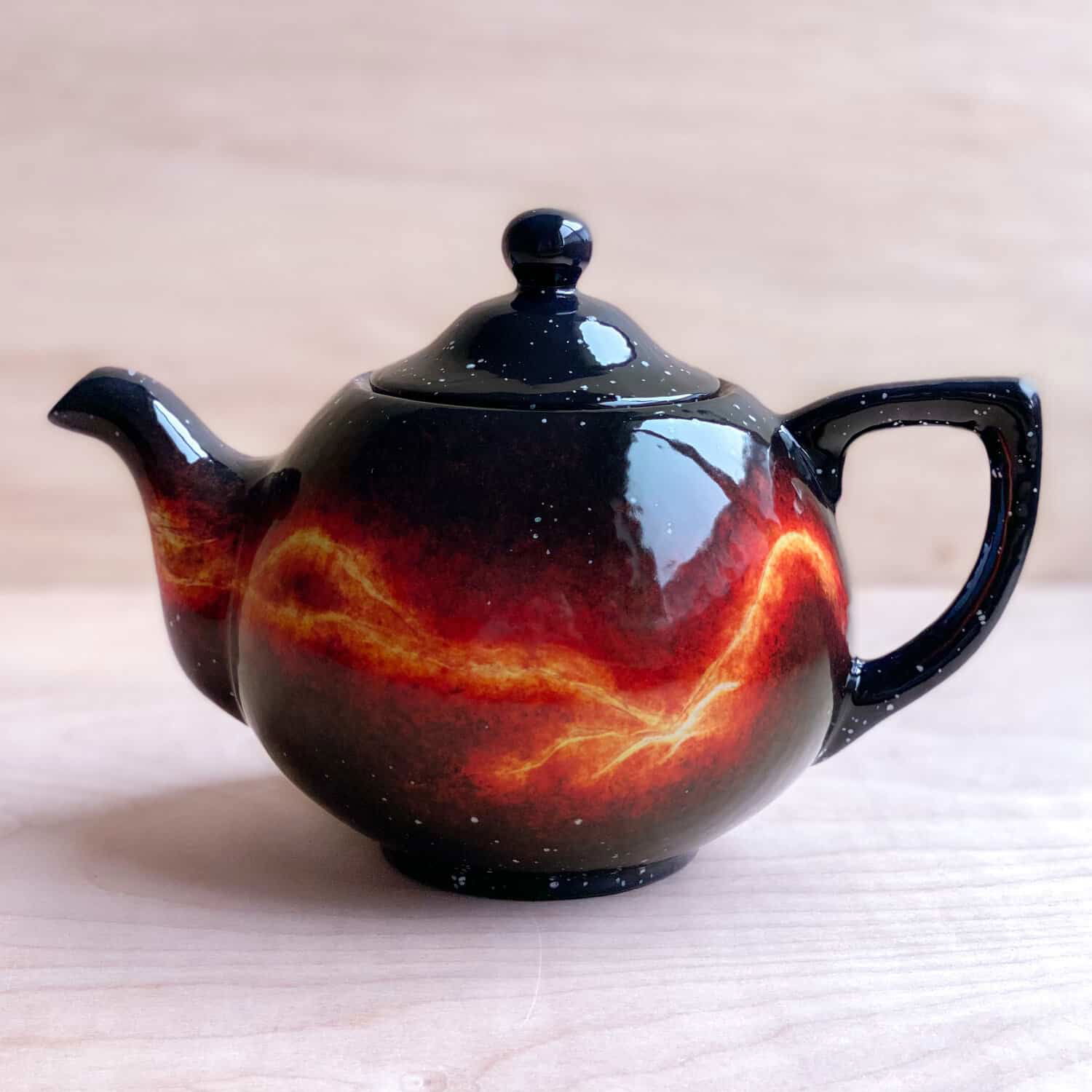 Amy Rae Hill - How to paint a space teapot - The Ceramic School