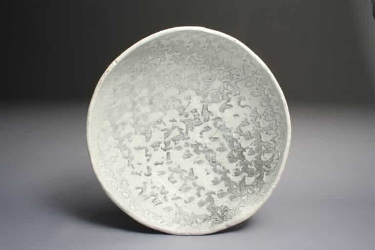 I Will Arrive Shallow Bowl 28cm Electric Smoke Fired Terra Sigillata Sponged Soda Resist 768x512