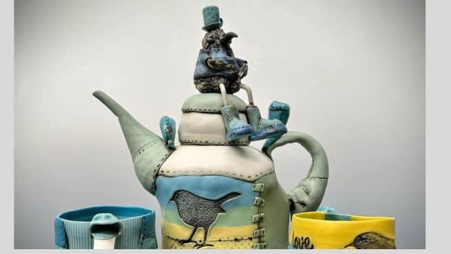 Fleur Schell – How to build a Porcelain Teapot