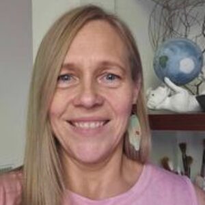 Profile photo of Robyn Hartman