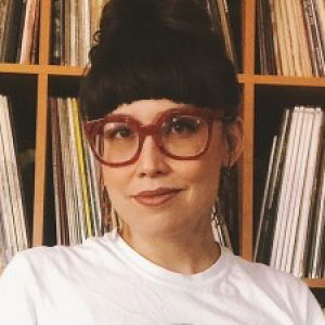 Profile photo of Lesley Graves